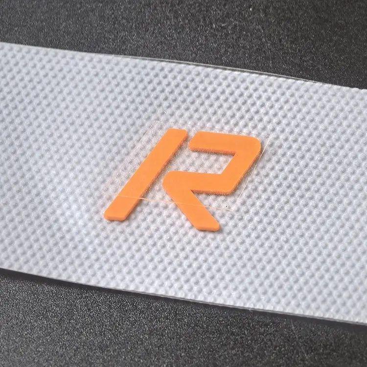 Conceptions personnalisées 3D logos en silicone souple haute densité fer sur patchs transfert de chaleur pour vêtements