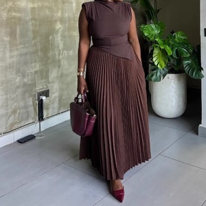 Conjunto de 2 Piezas de Moda Africana de Estilo Nuevo para Mujer, Top Corto Asimétrico sin Mangas de Color Sólido y Falda Plisada - Product Image 2