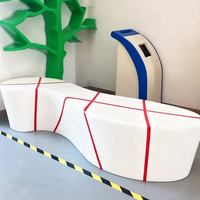 Chaise Moderne en FRP en Forme de Bonbon, Siège Multifonctionnel avec Jardinière, Imperméable, Moulée en une seule pièce, Pliable/Coupable, Décorative pour Centres Commerciaux et Hôtels