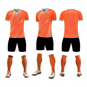 Bajo MOQ Camisetas de fútbol personalizables de secado rápido Entrega rápida Juego de kit de fútbol de 15 días con Jersey y pantalones cortos - Product Image 2