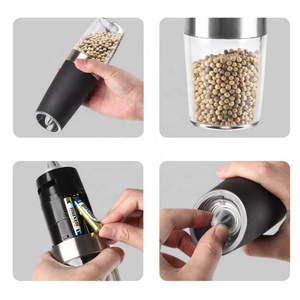 Ensemble de moulin à sel et à poivre électrique à gravité pot à épices moulin à poivre rechargeable avec lumière bleue - Product Image 4