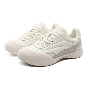 Chaussures de sport polyvalentes, tendance, haut de gamme, respirantes, à semelles épaisses, avec une large boîte à orteils, élégantes, décontractées, en microfibre pour hommes - Product Image 1