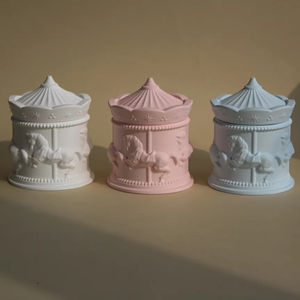 เทียนหอมกลิ่นอโรมาในถ้วยยิปซัมหลากสีสัน รูปทรงม้าหมุน ทำจากขี้ผึ้งถั่วเหลือง สำหรับเป็นของขวัญสุดหรู - Product Image 1