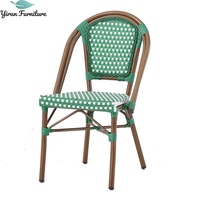Ensemble chaise et table en rotin de bistrot français de style moderne, confortable et durable pour la cuisine et le jardin