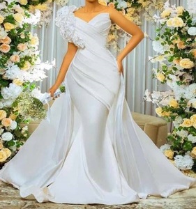 S0846G Nouvelle Tendance 2025 Robe de Mariée Élégante pour Femme, de Haute Qualité, Tendance, Épaules Dénudées, Dentelle Sexy Évidée, Grande Traîne - Product Image 1