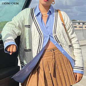 เสื้อคาร์ดิแกนผู้หญิงสีเบจ คอวี ปักลายดาว สไตล์ลำลอง แฟชั่นเก๋ไก๋ แจ็คเก็ตถักนิตติ้ง สไตล์ Y2K สตรีทแวร์ - Product Image 6