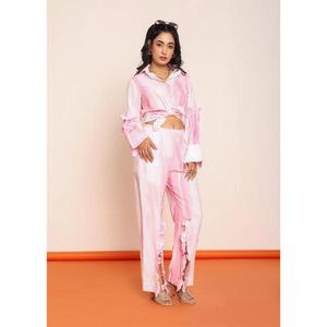 Conjunto Coordinado Estampado Rosa con Volantes Detallados, Conjunto Coordinado para Mujer, Conjunto de Dos Piezas Elegante con Diseño Moderno y Estilo a la Moda - Product Image 1