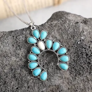 Collier pendentif femme Petite Western Style <span class=keywords><strong>Naja</strong></span> Squash Blossom Turquoise Pierre Howlite avec chaîne à maillons - Product Image 2