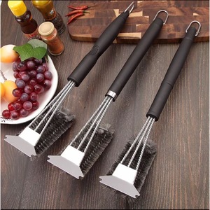 Cepillo de alambre para limpiar parrillas de barbacoa Chef Season Show con raspador para uso en exteriores, camping y cocina. - Product Image 5