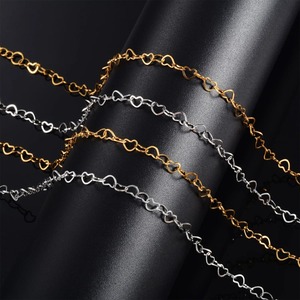 Elegante Collana a Catena con Cuore Traforato in Acciaio Inossidabile, Girocollo Dolce e Carino per Fidanzata, Regalo di Gioielleria per Donne - Product Image 3