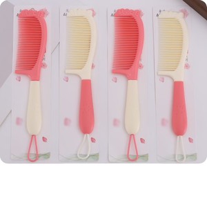 Peigne à cheveux en plastique léger, couleurs mélangées, pour usage général, avec boucle de suspension - Product Image 1