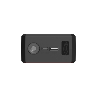 Démarreur de Voiture 6000 mAh avec Affichage Numérique, Lampe LED, Pinces Standard, Câble USB, Boîte Rouge et Noire – Idéal Urgence