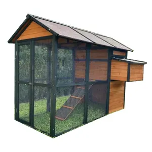 Customized Solid Wood Outdoor Hen Cage House Wooden Large Size Chicken Coop Manufacturer