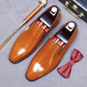 Chaussures habillées pointues en cuir lisse de luxe pour hommes, noires et marron, chaussures de créateur de haute qualité résistantes à l'eau - Product Image 6