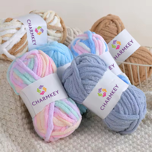 Charmkey <span class=keywords><strong>100</strong></span>% <span class=keywords><strong>Polyester</strong></span> Puffy Sợi Siêu Mềm Chenille Chunky Sợi Cho Tay Đan - Product Image 1