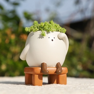 Mini pot de fleurs en forme d'éléphant de dessin animé mignon pour plantes succulentes, idéal pour la décoration créative de bureau, de maison, de balcon et de jardin. - Product Image 4