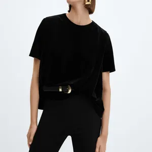 कस्टम लोगो गोल गर्दन छोटी आस्तीन कंधे पैड शीर्ष ग्रीष्मकालीन महिला लूज़ फिट मखमली आरामदायक टी-शर्ट