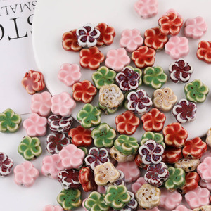 Cuentas de flores de cerámica de 10 mm, colores aleatorios para hacer pulseras, materiales de joyería DIY - Product Image 3