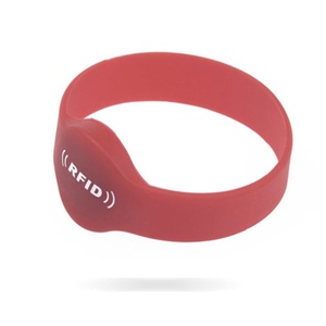 Tùy chỉnh 125Khz tk4100 RFID <span class=keywords><strong>Silicone</strong></span> dây đeo cổ tay 13.56Mhz 1K kiểm soát truy cập RFID <span class=keywords><strong>Silicone</strong></span> Vòng đeo tay cho hồ bơi - Product Image 3