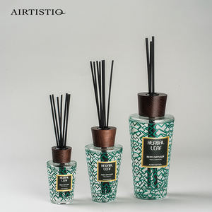 Vente en gros désodorisant diffuseur d'huiles essentielles bouteille en verre conique 100ml diffuseur d'arôme roseau avec couvercle en bois - Product Image 3