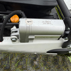 Livraison gratuite, tondeuse à gazon à moteur essence CE EPA avec chenilles en caoutchouc agricoles, tondeuse à gazon robotisée télécommandée - Product Image 4