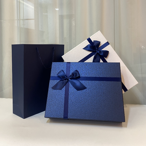 กล่องของขวัญกระดาษแข็งรีไซเคิลได้แบบเรียบหรู Tian Di Gai พร้อมลายนูนเคลือบ UV ปิดด้วยแม่เหล็ก <span class=keywords><strong>ส</strong></span>ีสันตามสั่ง ขายส่ง - Product Image 3
