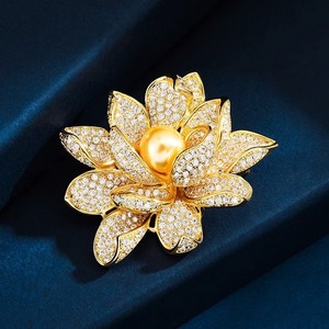 Broche de Flores de Aleación de Alta Calidad para Mujer, Estilo Coreano de Lujo, Joyería para Cuello, Broches Chapados, Regalo de Boda o Compromiso - Product Image 5