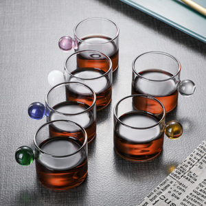 Tasses à café en verre à paroi simple de 4 oz, créatives, avec poignée en forme de boule colorée, couleur et logo personnalisables, classiques, compatibles micro-ondes et lave-vaisselle - Product Image 3