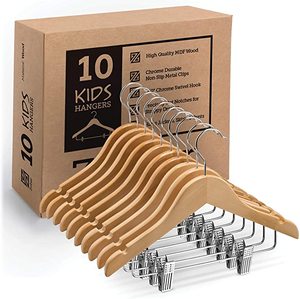 Vente en gros, prix bas, échantillon gratuit, cintres en bois pour vêtements d'enfants avec crochet chromé et design multifonctionnel - Product Image 6