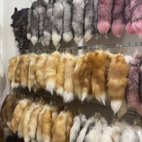 Vente en gros de porte-clés en fourrure de renard de grande taille 40 cm, fourrure de renard moelleuse, porte-clés en queue de renard naturelle pour décorer les sacs à main