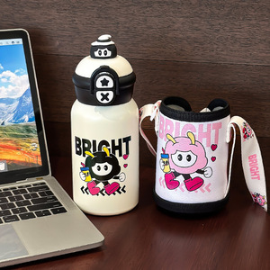 Bouteille d'eau isotherme rose Rich Kids avec paille double pour l'école et les élèves de maternelle - Product Image 5