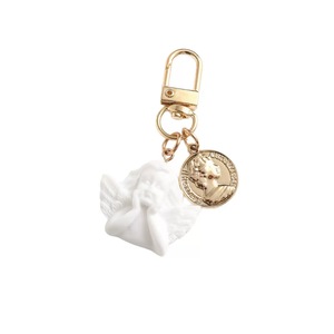 NXQXN Set de Adornos Colgantes de Aleación de Zinc con Diseño de Corona de Perlas y Flor, con Aceite Perfumado, Seguros, Elegantes y Retro, para Llavero y Bolso, Día de la Tierra - Product Image 2