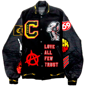 Chaqueta Universitaria Personalizada <span class=keywords><strong>de</strong></span> Primera Calidad con Bordado Chenille, MOQ Bajo, Parches OEM, Mangas <span class=keywords><strong>de</strong></span> Cuero Vegano, Fabricante <span class=keywords><strong>de</strong></span> Chaquetas Universitarias <span class=keywords><strong>de</strong></span> Lana - Product Image 4