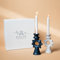 Support de bougie en céramique blanche artisanale de style patrimoniaux, forme pilier, base de 7 cm et hauteur de 21 cm TN