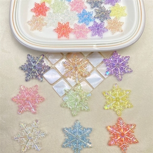 Cuentas de acrílico transparentes con recubrimiento UV de 45 mm y 30 mm, con orificio para colgar, diseño de copo de nieve - Product Image 3