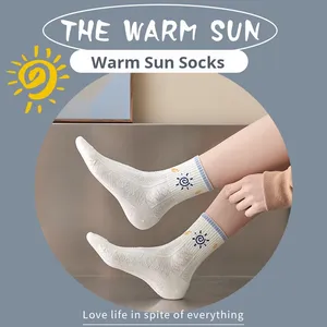 Automne hiver nouvelles femmes équipage chaussettes frais doux polyvalent dessin animé lettre ours absorbant la sueur décontracté fabricant Stock en gros - Product Image 2
