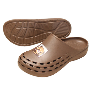 Nouveau design sabots de gommage pour infirmière chaussures de travail ultra-légères pour hôpital chaussures de jardin antidérapantes pour l'extérieur pantoufles pour l'extérieur - Product Image 1