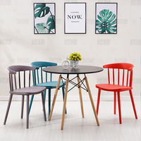 Chaises en plastique de gros pour l'extérieur, chaises de jardin légères pour patio, cour, pique-nique, réunion