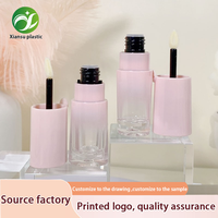 Envase de brillo labial en tubo, diseño floral, botella vacía exprimible para bálsamo labial líquido de 3.8ml, tapa con serigrafía, brocha, embalaje para colorete.