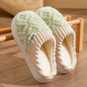 Pantuflas de invierno y otoño para hombre y mujer, zapatos de algodón cálidos y cómodos para interiores y exteriores. - Product Image 2
