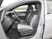 VW Golf, немецкий хэтчбек, длина 4289 мм, ширина 1788 мм, 17-дюймовые колеса, для дистрибьюторов