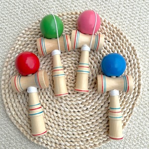 Kendama Tricks Ball, Bola de Madera Japonesa con Diseño de Espada, Juego de Competición para Coordinación Mano-Ojo, Juguete de Entrenamiento para Niños y Adultos - Product Image 2