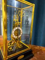 Reloj de Escritorio de Estilo Francés con Péndulo de Tijera, Cúpula de Cristal Cúbica, Movimiento de Fusible, Dorado de 24K