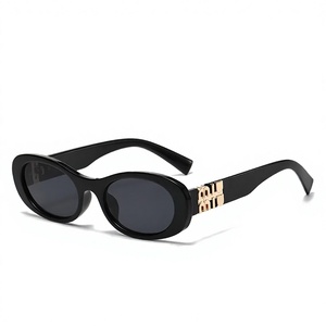 <span class=keywords><strong>Occhiali</strong></span> da Sole Ovali da Donna con Lettera <span class=keywords><strong>M</strong></span>, Nuovi Modelli Europa e USA, Montatura Completa UV400, Non Polarizzati, Alta Moda Street Style, <span class=keywords><strong>Occhiali</strong></span> Parasole per Foto - Product Image 6