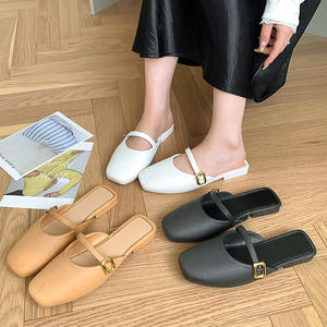 Zapatos de playa de suela blanda, versátiles y a la moda, para usar con pantuflas planas informales para mujer. - Product Image 4