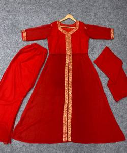 Ensemble haut, bas et dupatta en coton georgette à broderies de sequins, style RICH LOOK, multicolore, pour tenue de fête, vêtement ethnique de luxe, dernière collection de créateur, livraison gratuite - Product Image 2