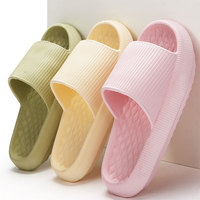 Sandales souples de créateur personnalisées avec logo imprimé du fabricant Pantoufles EVA Diapositives Chaussures de luxe Sandales d'été pour femmes