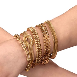 Pulsera de cadena de mano con eslabones cubanos gruesos, delicada y popular, chapada en oro de 18 quilates, de acero inoxidable, para mujer, venta al por mayor - Product Image 3