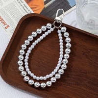 Porte-clés chic pour femme, petit breloque léger en fausse perle, cœur à double chaîne, accessoire de suspension pour sac ou téléphone