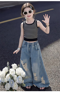 Conjunto de Ropa para Niña, Verano 2026, Top de Tirantes a Rayas Blancas y Negras + Jeans Anchos Desgastados, Traje de 2 Piezas - Product Image 4